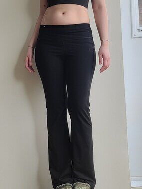 Old Navy Active Low-Rise Back Pocket Bootcut Leggings